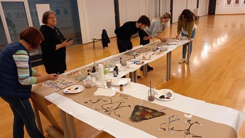 U okviru projekta Erasmus + 60 objavljen priručnik za međugeneracijsko učenje