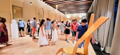 Otvorena izložba akademika i akademskog kipara Kažimira Hraste u gradu Hvaru