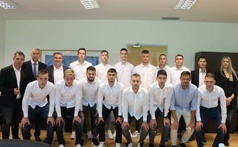 Rektor Ljutić zaželio puno uspjeha sveučilišnoj nogometnoj ekipi koja ide na svjetsko natjecanje u Kinu