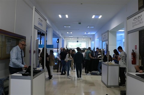 Uspješno održan prvi Sajam poslova Fakulteta građevinarstva, arhitekture i geodezije